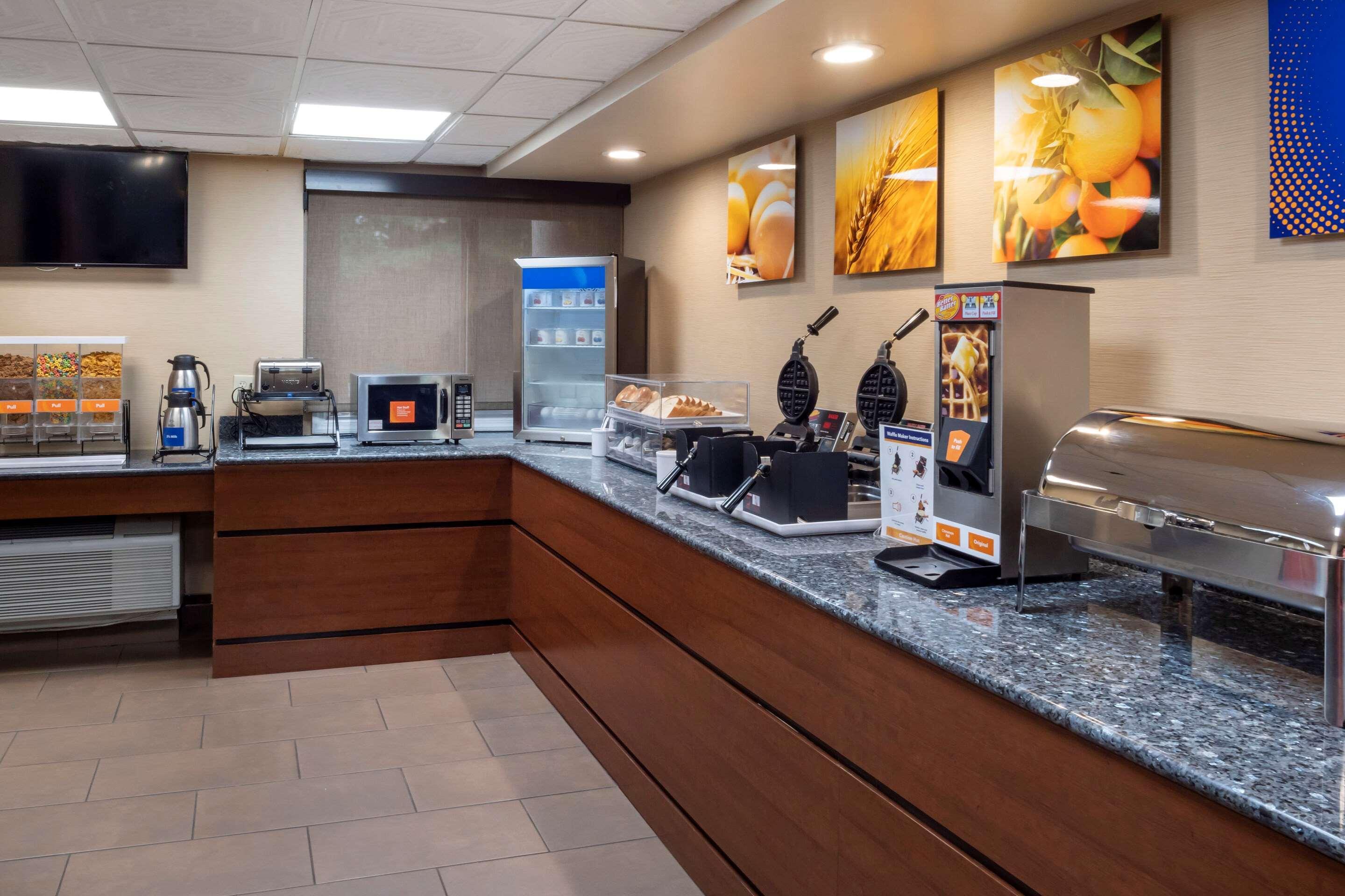 Comfort Inn Edison - New Brunswick Dış mekan fotoğraf
