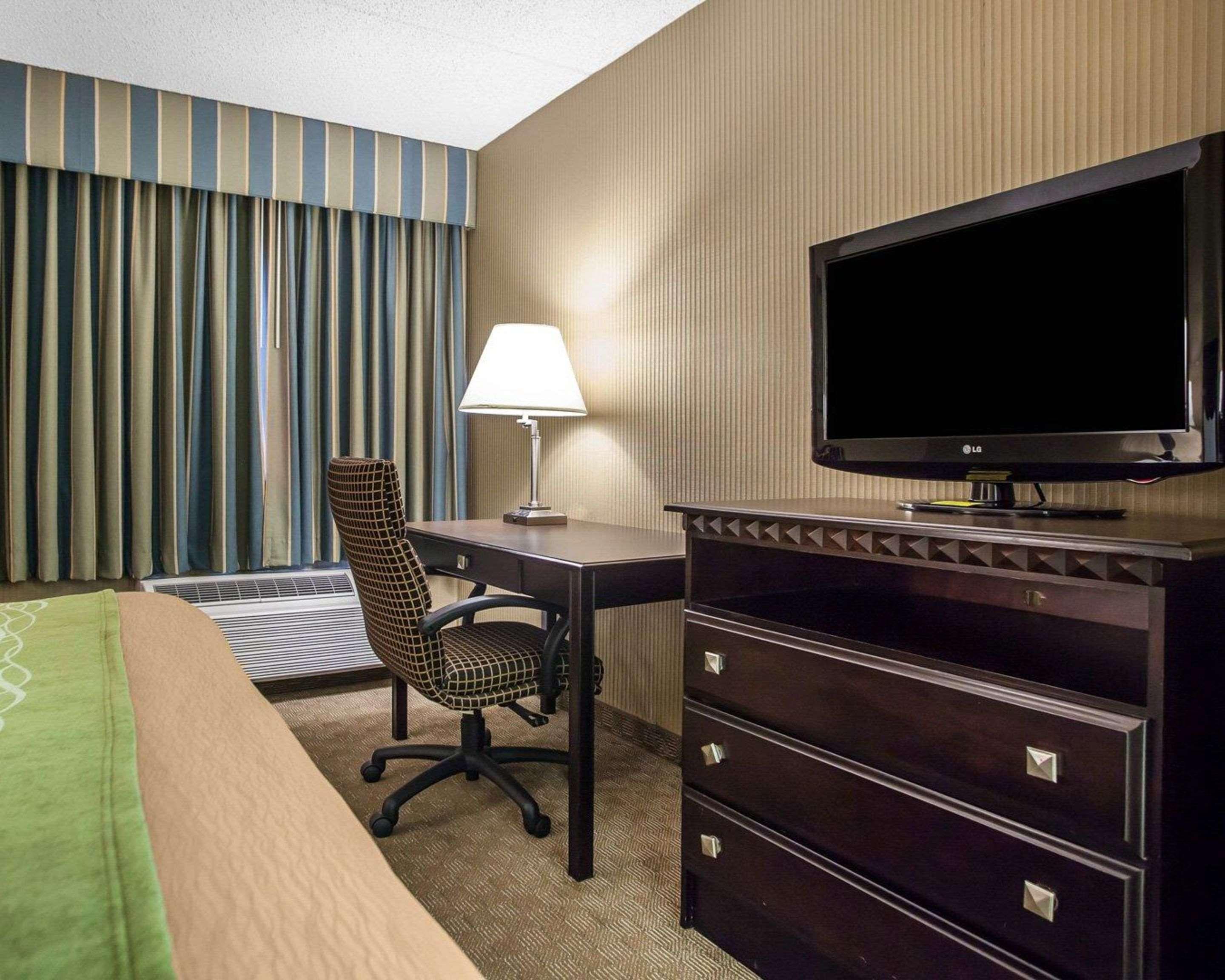 Comfort Inn Edison - New Brunswick Dış mekan fotoğraf
